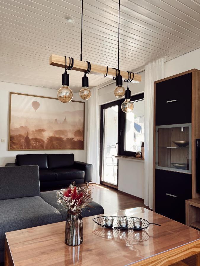 Ferienwohnung Moselflair Mit Direktem Blick Auf Die Mosel Und Weinberge Oberfell Exterior foto